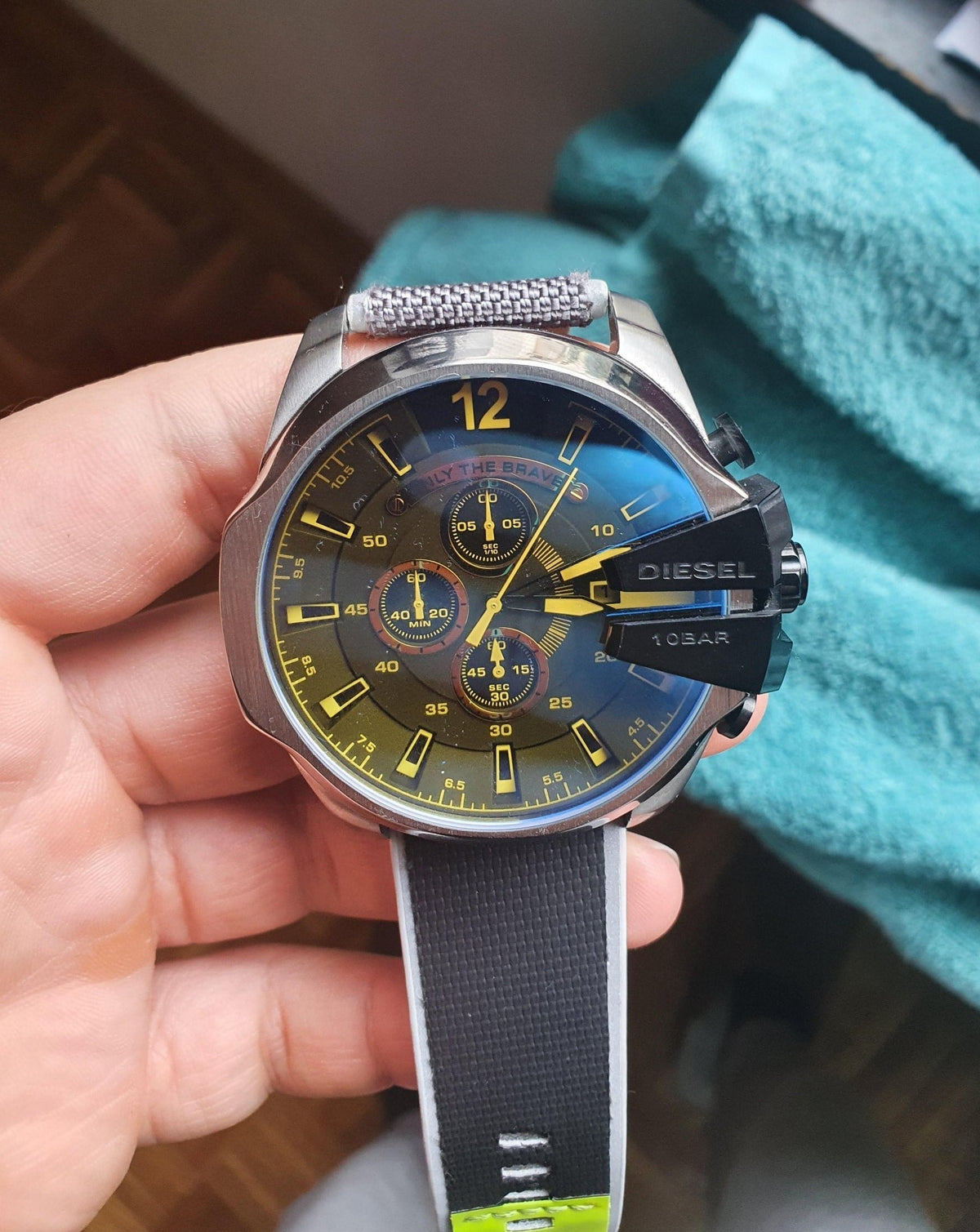 Diesel DZ4523 Mega Chief Chronograph Men's Watch – Black Dial & Grey Nylon Strap